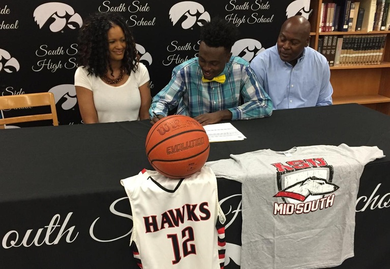 Jackson South Side's Smith Signs with Greyhounds