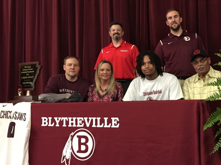 Greyhounds Sign All-State Forward from Blytheville