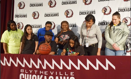 Blytheville Guard Signs with Lady Greyhounds