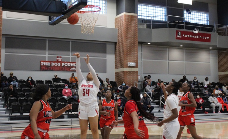 Lady Greyhounds Close Out Regular Season with Win